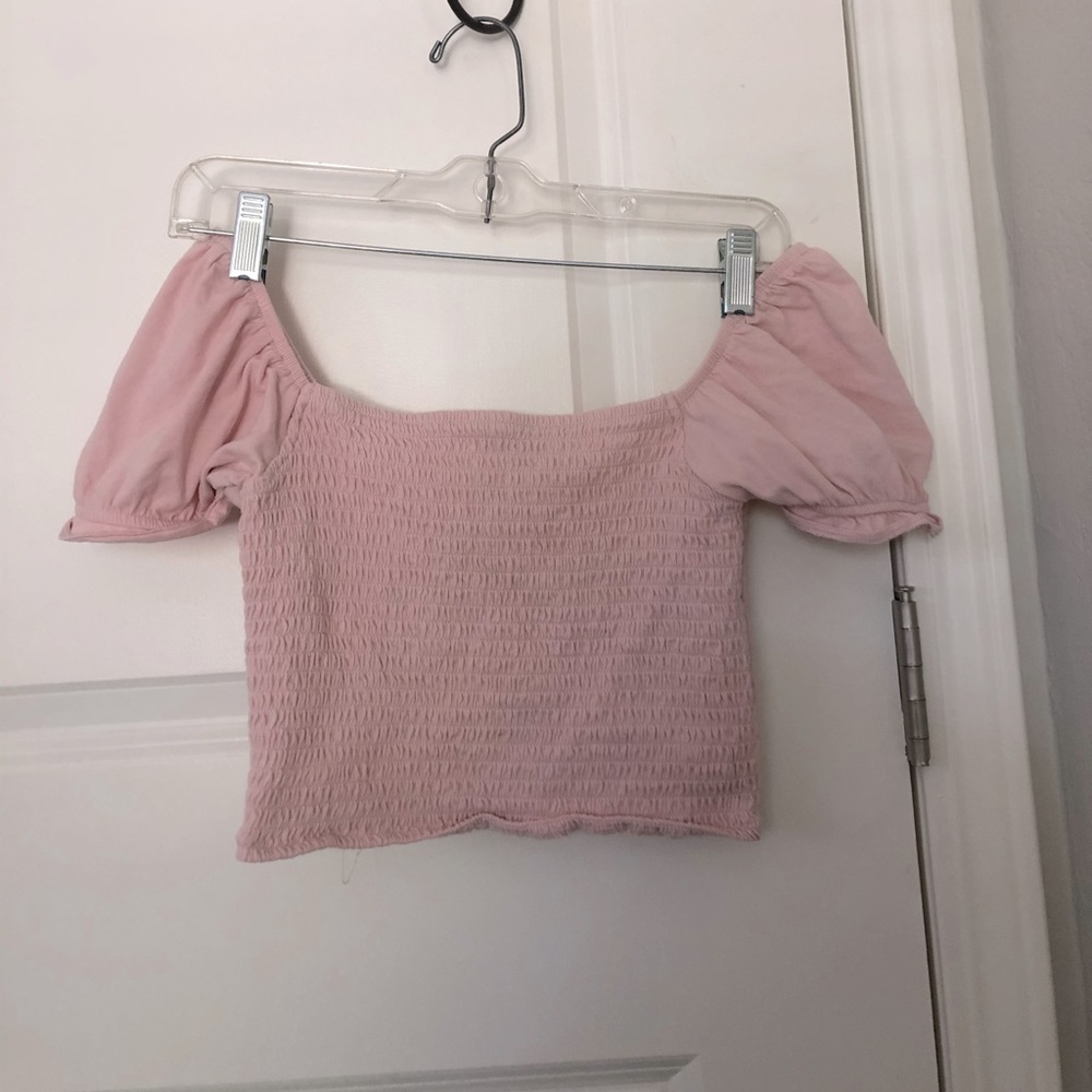 light pink scrunchie crop top puffed sleeves